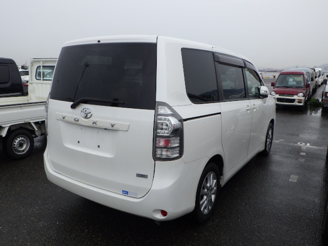 2012 Toyota Voxy